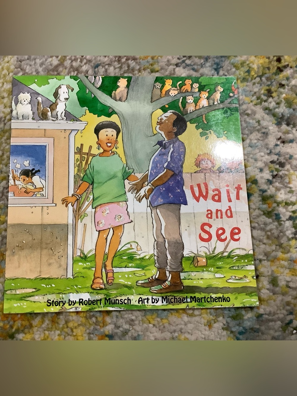 Scholastic Robert Munsch Picture Book Set - Yellow, Blue, Green, Red Covers - Picture 9 of 11